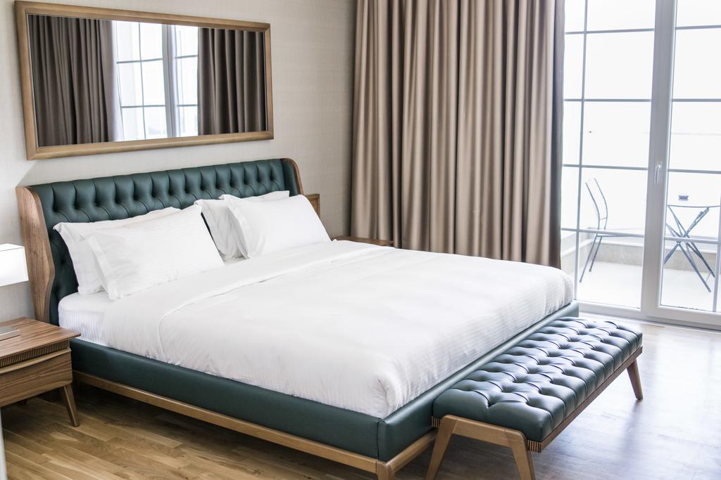 Deluxe Double Room with Balcony and Sea View