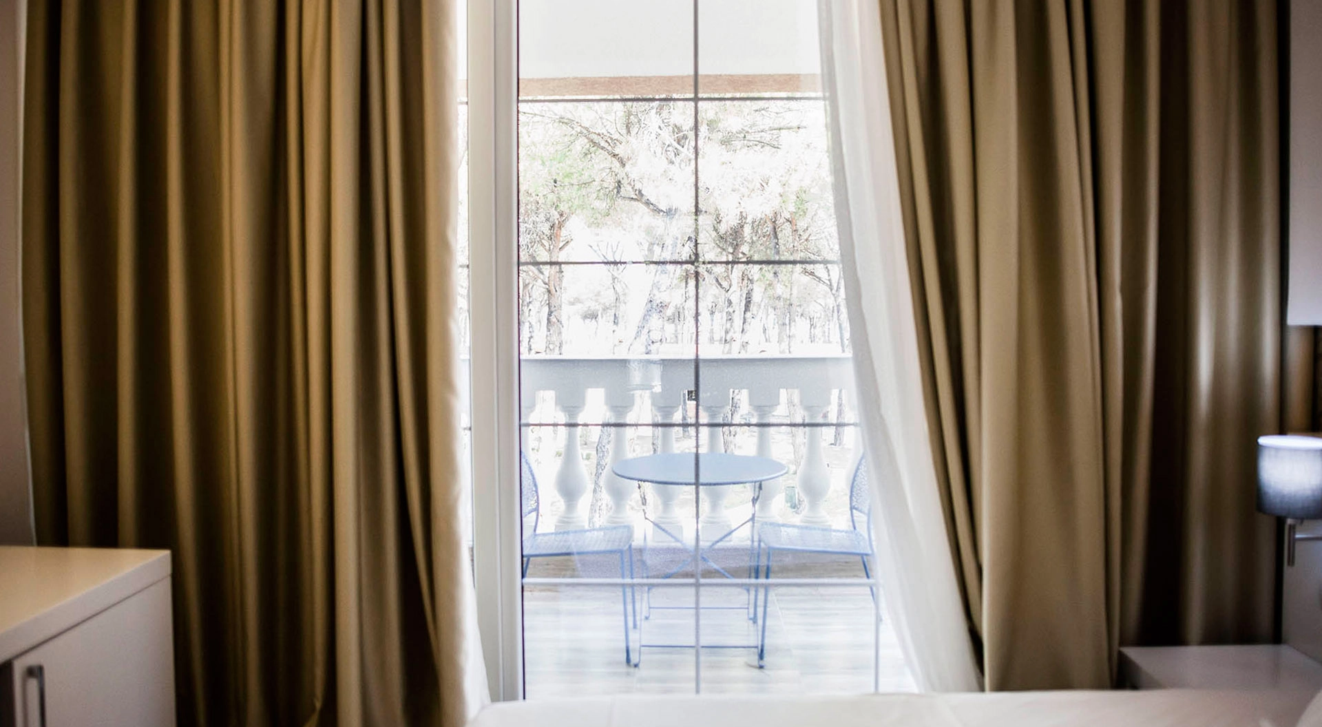 Family Room 3 Floor Villa with Balcony and Garden View