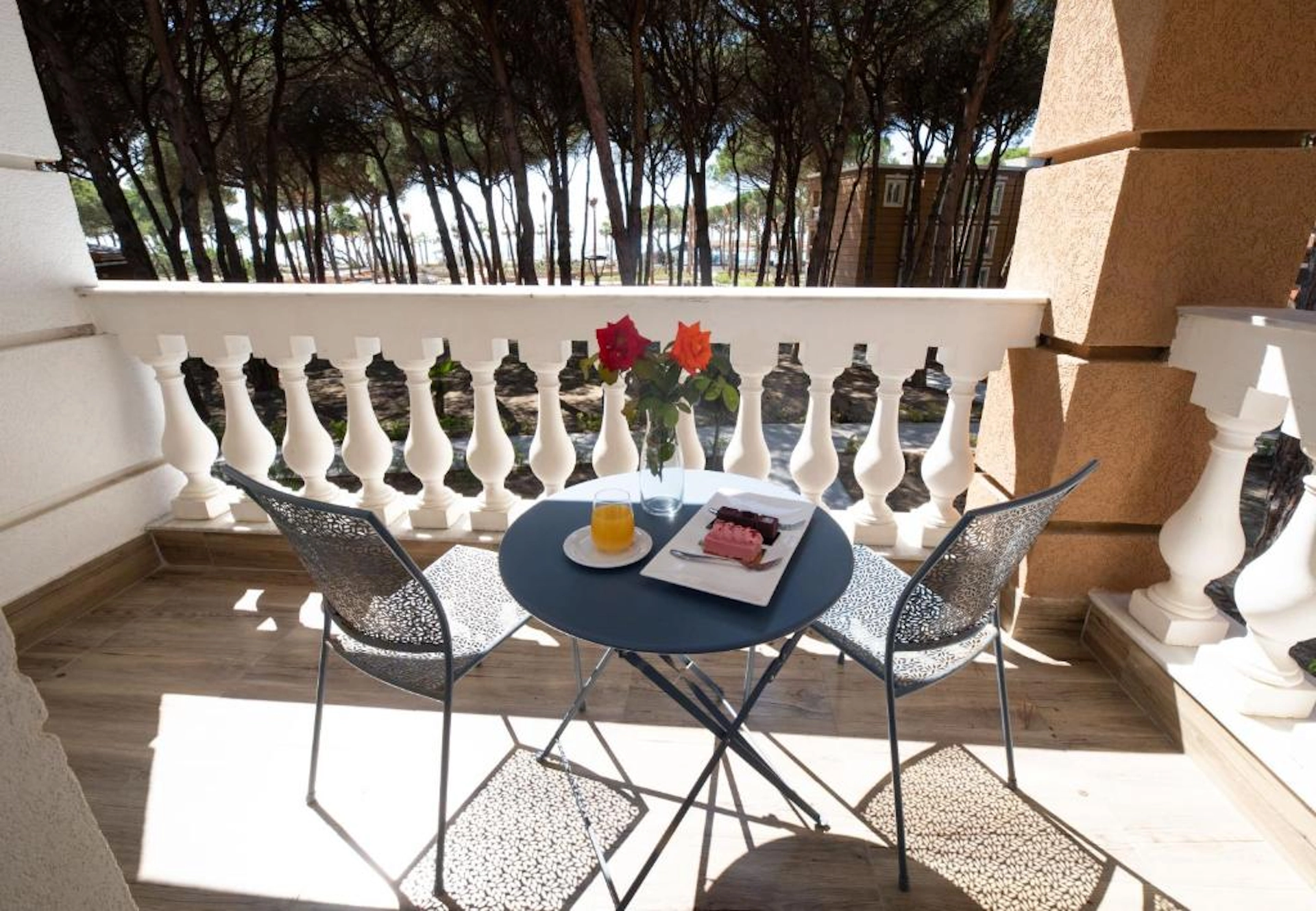 Superior Triple Room With Balcony and Garden View