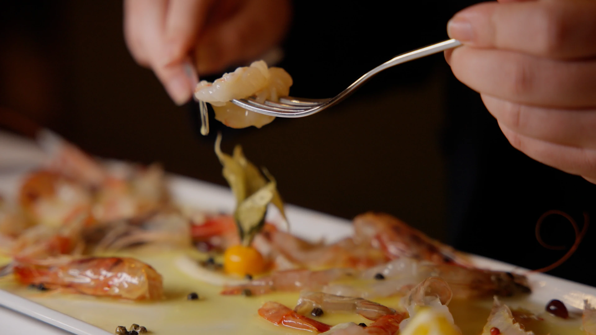 At Prestige Resort, days unfold between beachfront serenity, wellness experiences, and evenings filled with atmosphere, cuisine, and connection.